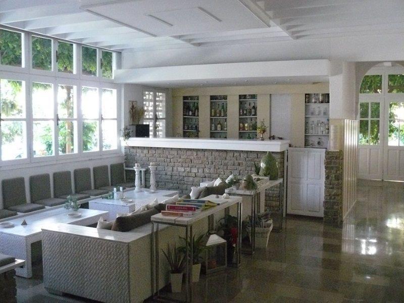 מלון איריון Adamantia מראה חיצוני תמונה